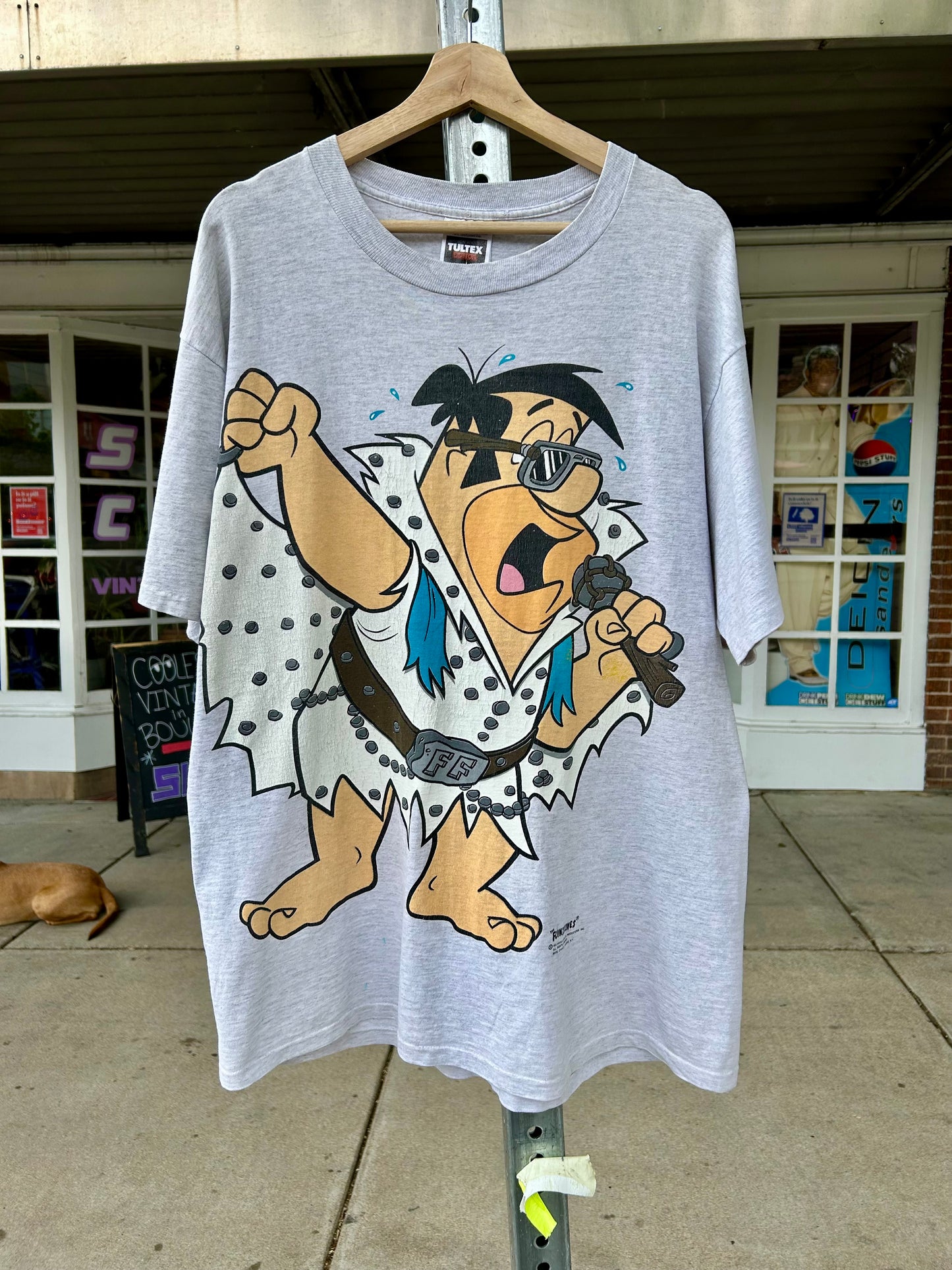 1993 Fred Flintstone The King Of Bedrock & Roll T-Shirt. Size XL