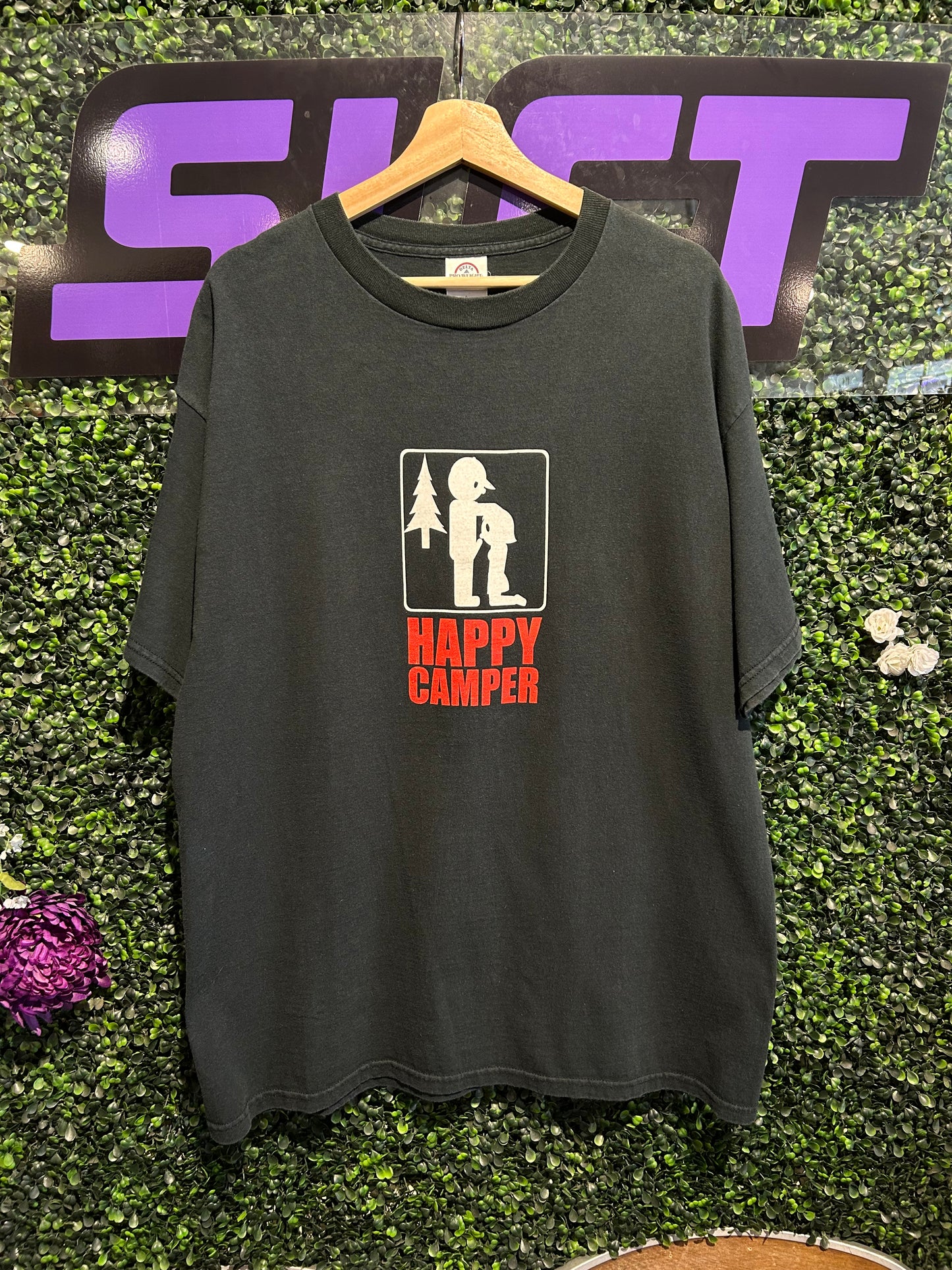 Vintage Happy Camper T-Shirt. Size XL
