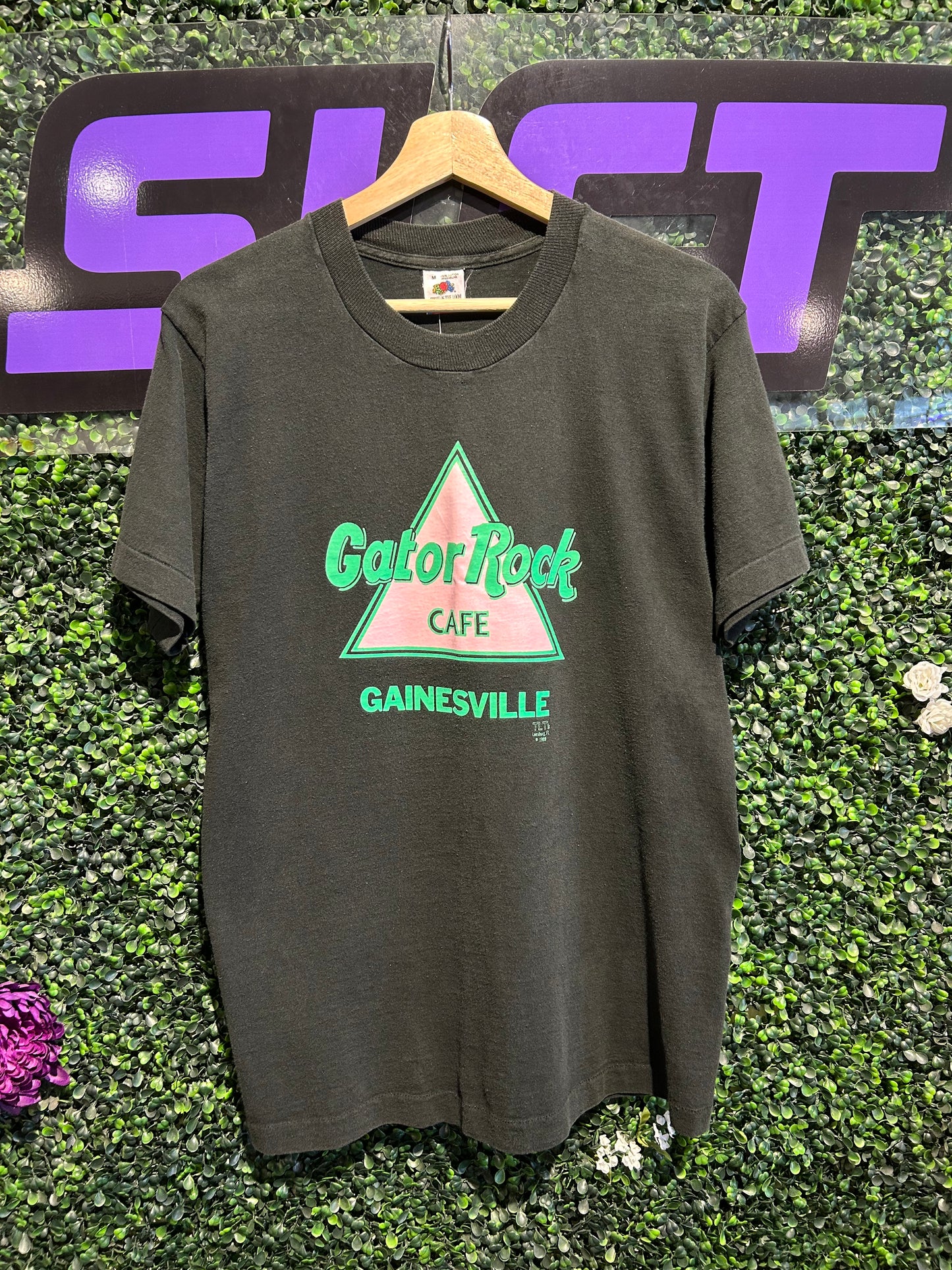 90s Gator Rock Cafe Gainesville T-Shirt. Size Medium