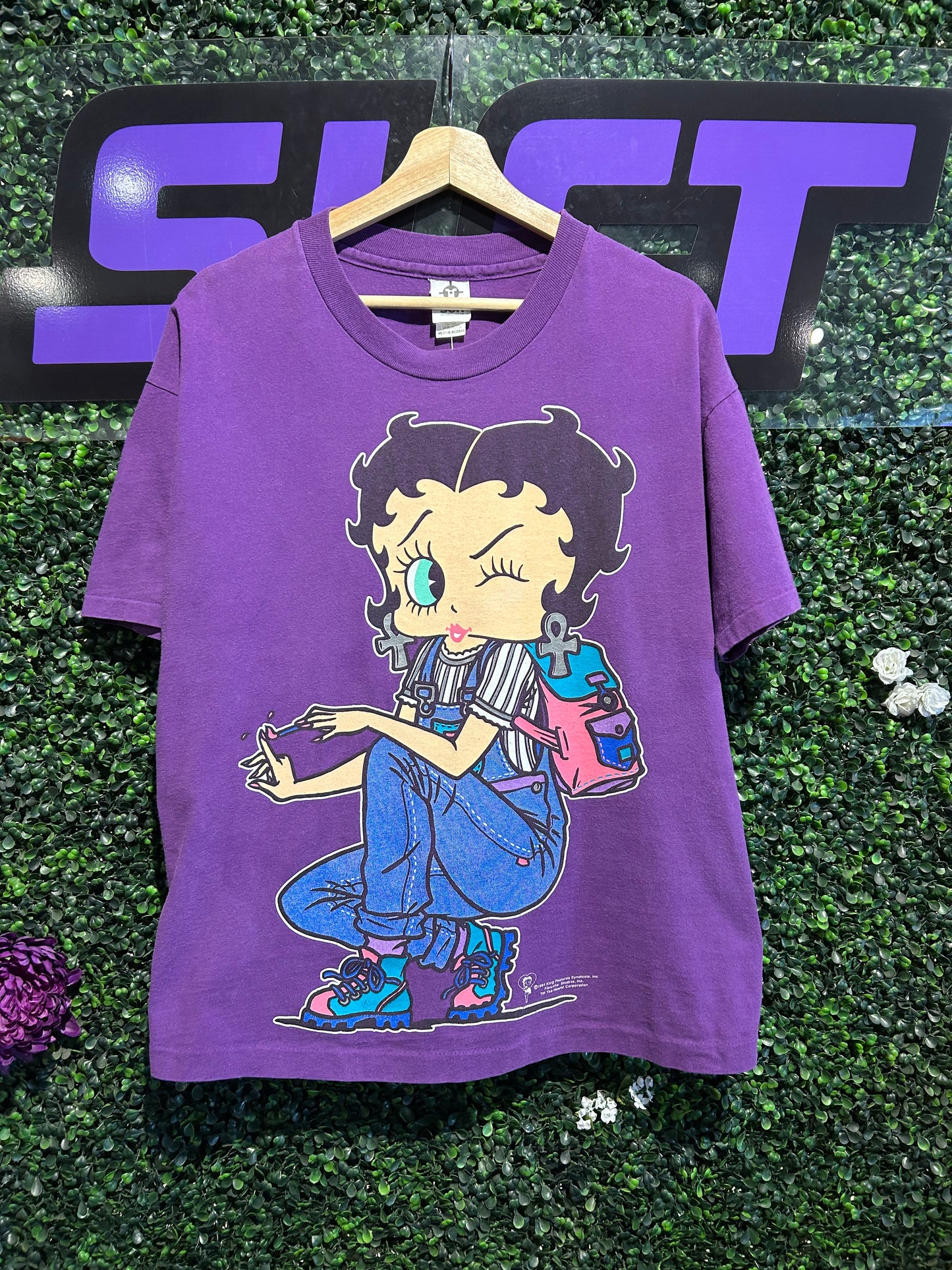 1994 Betty Boop T-Shirt. Size Large