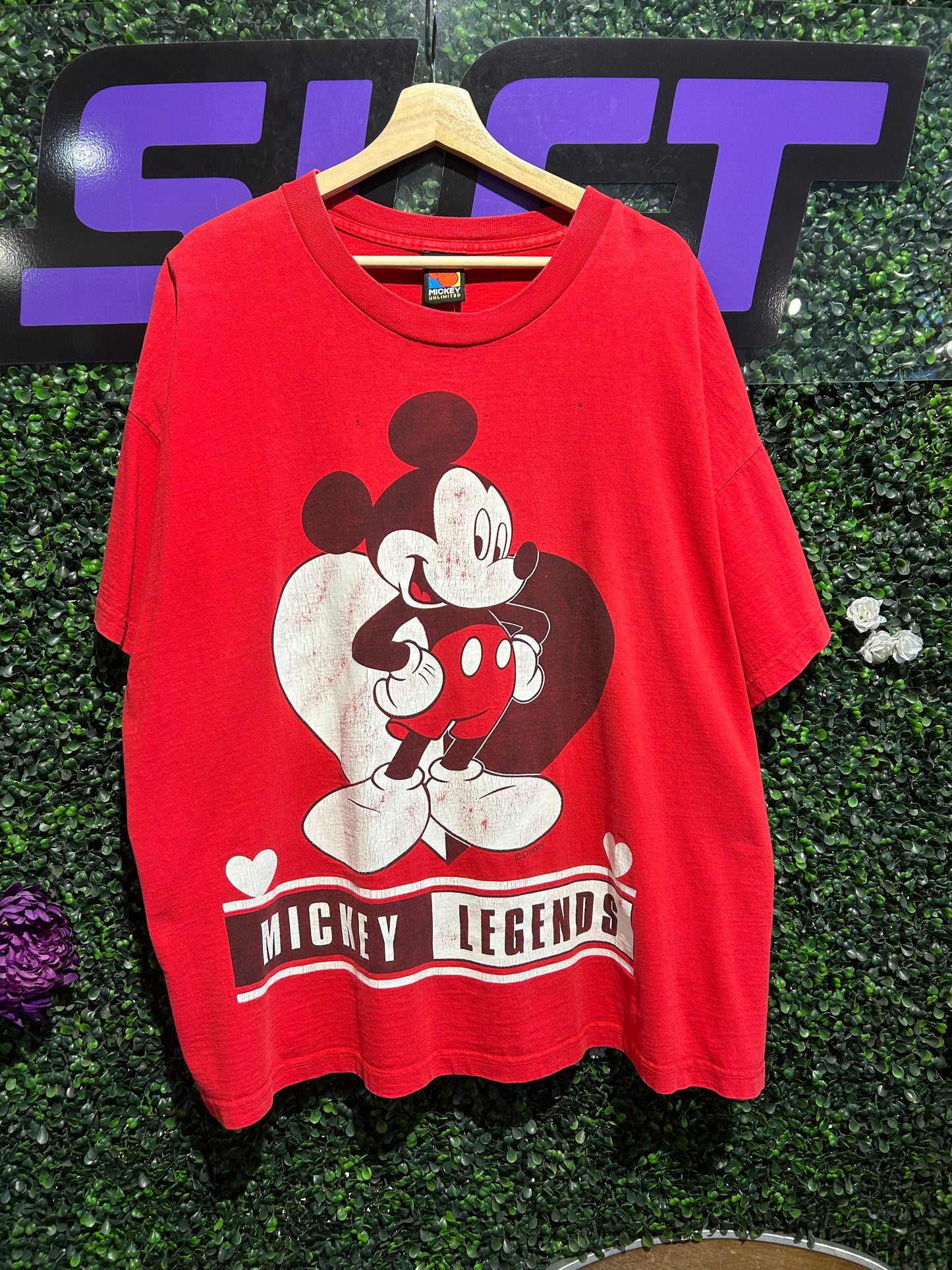 90s Mickey Mouse Legends T-Shirt. Size XL (Boxy)