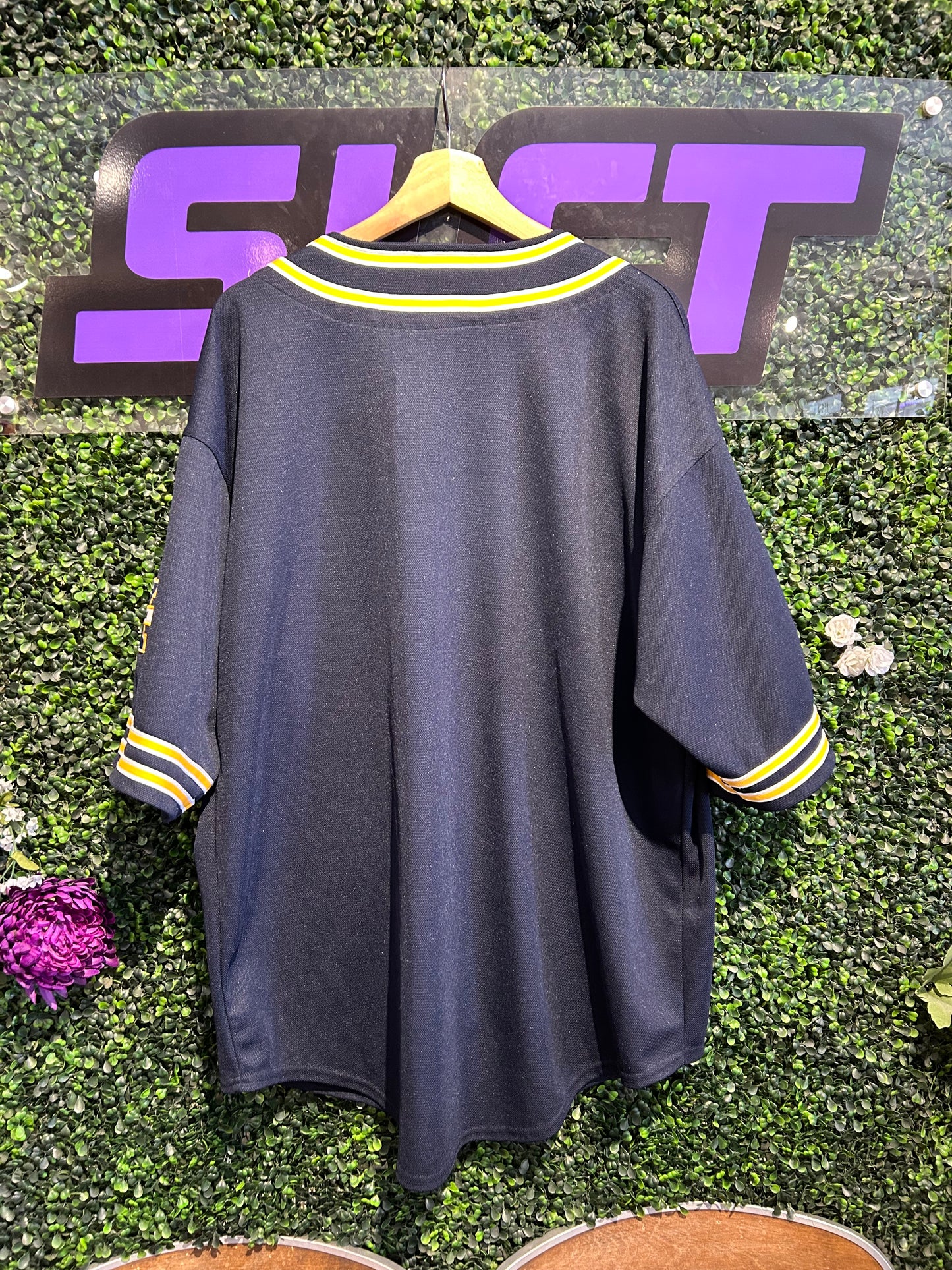 Vintage Michigan Wolverines Baseball Jersey. Size XL