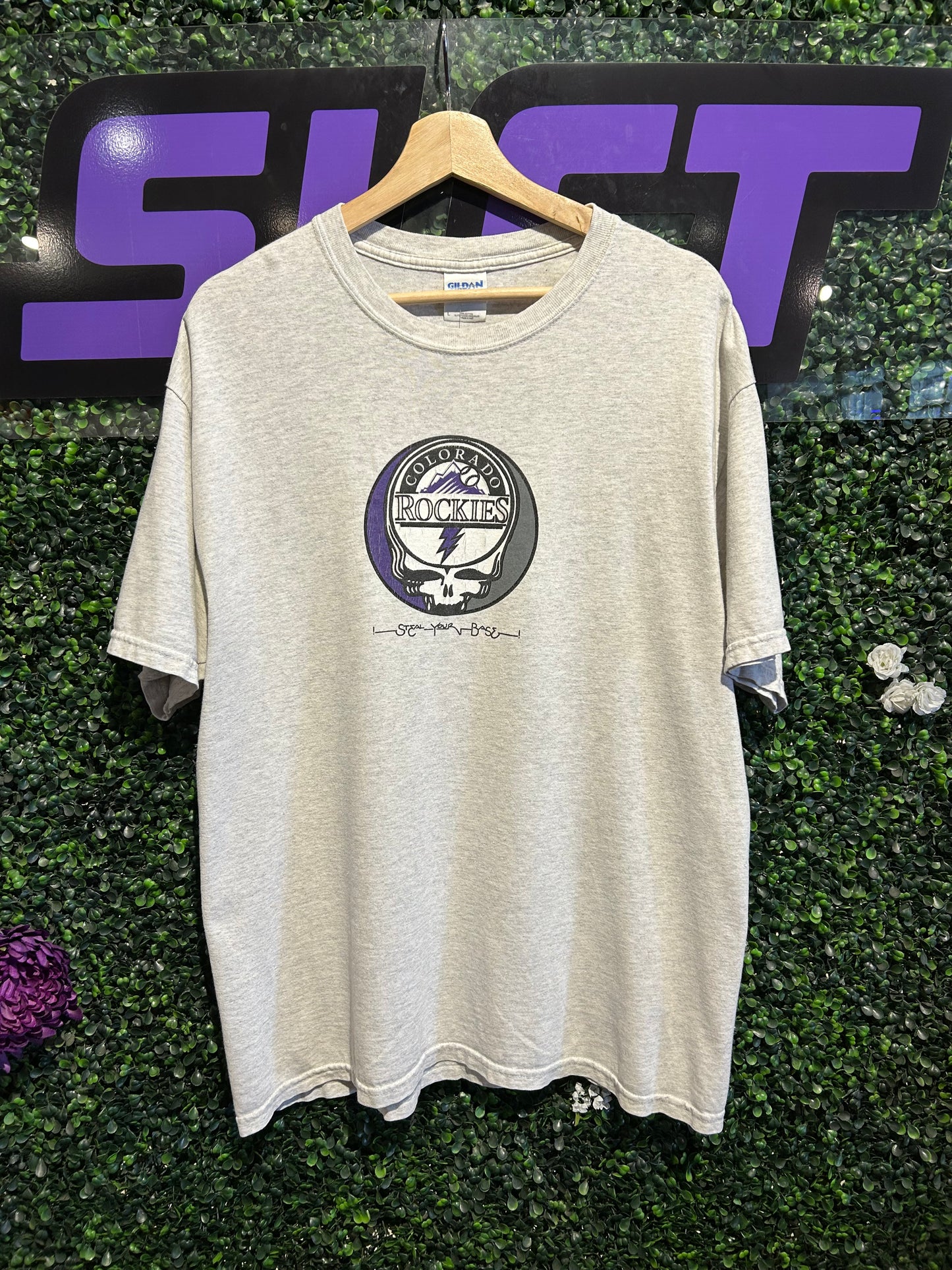 00s Colorado Rockies Grateful Dead ‘Steal Your Base’ T-Shirt. Size Large