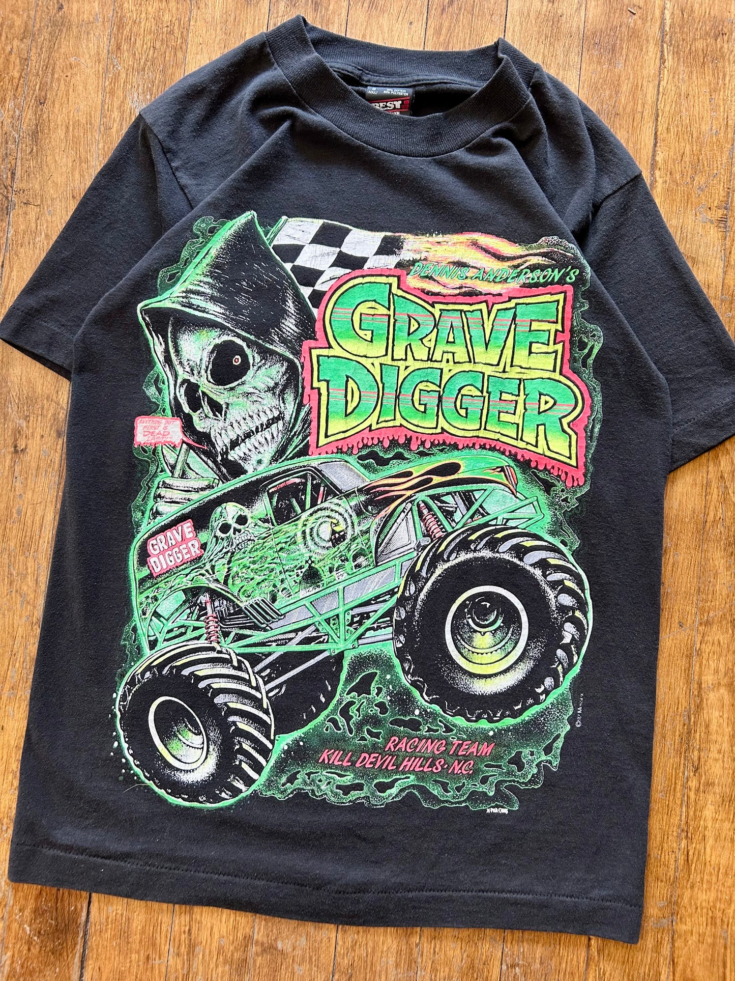 1992 Grave Digger Monster Truck Racing T-Shirt. Size Small