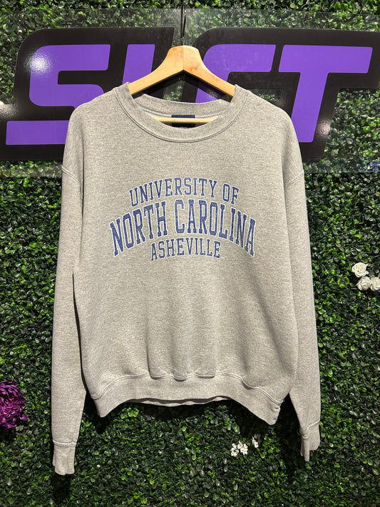 Vintage North Carolina Tar Heels Crewneck. Size Medium