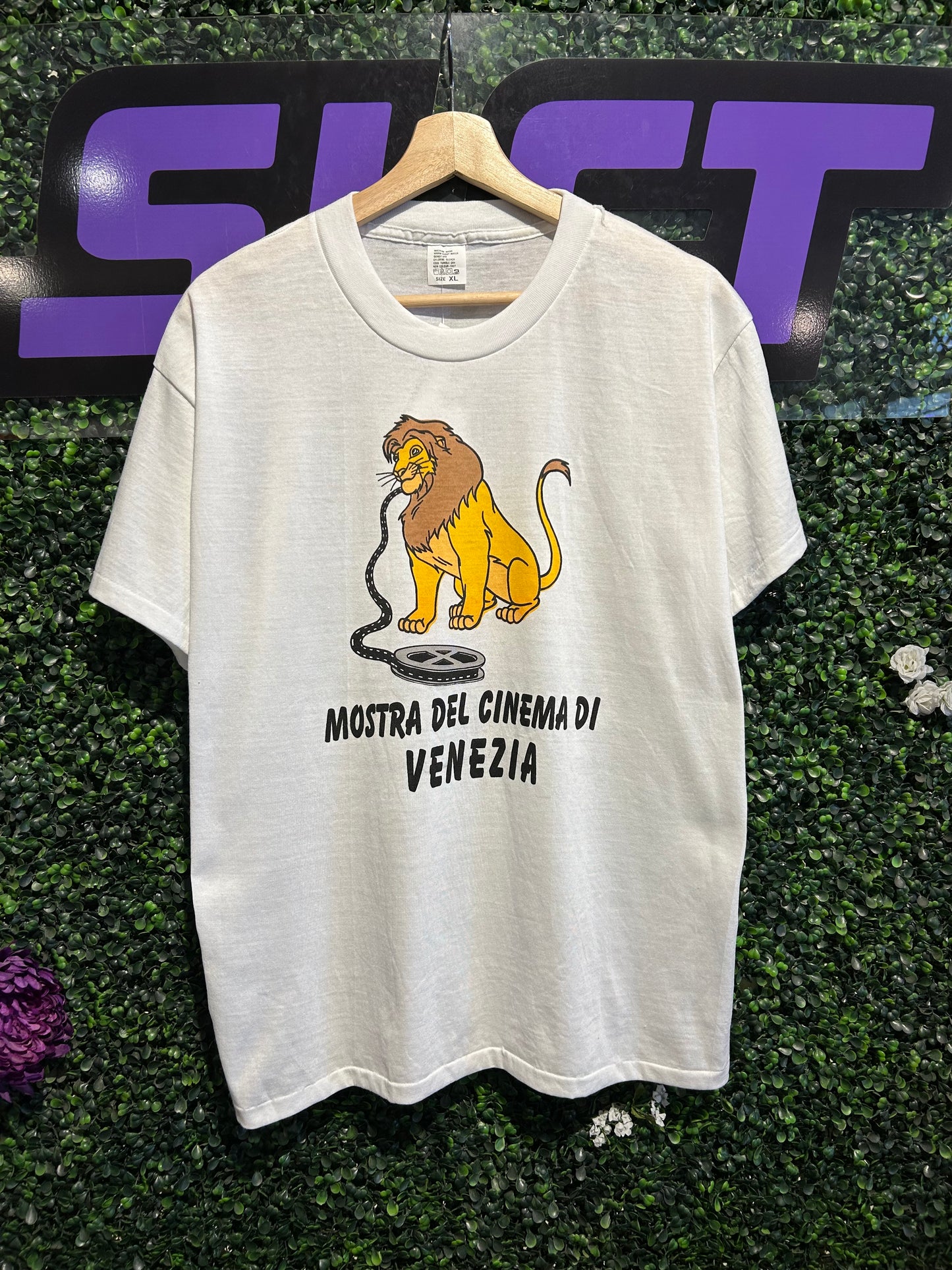 90s Lion King Venice Film Festival T-Shirt. Size Large