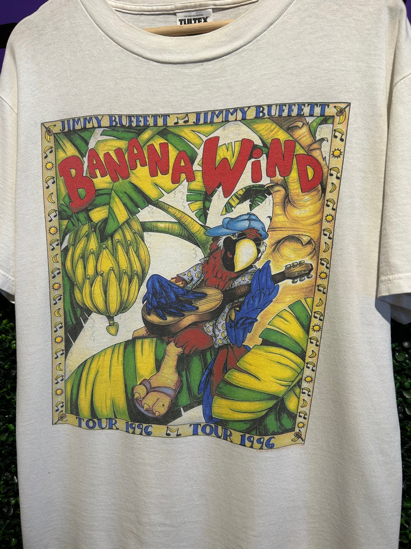1996 Jimmy Buffett Banana Wind Tour T-Shirt. Size Large