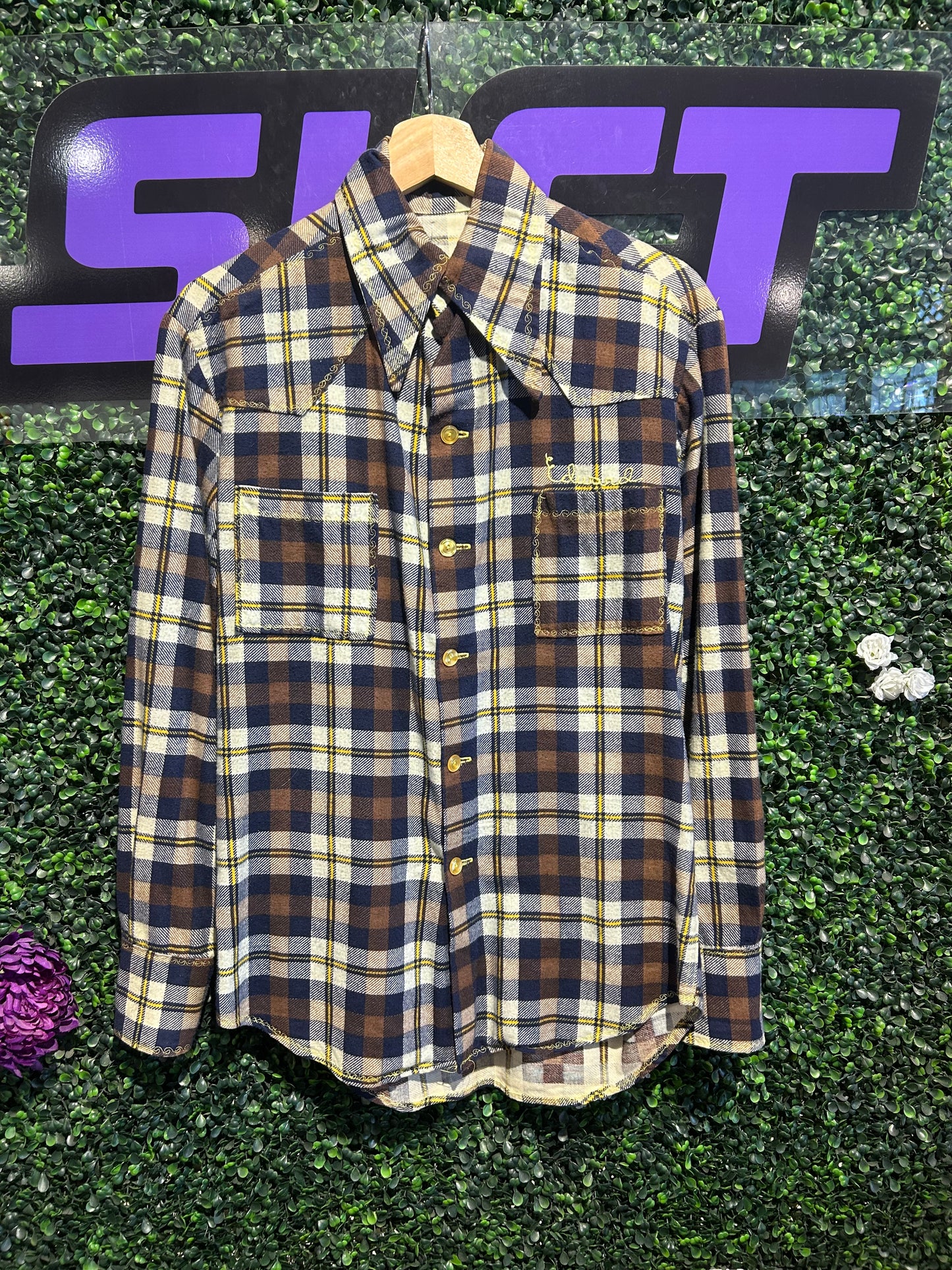 Vintage Button-Up Flannel Western Shirt. Size M/L