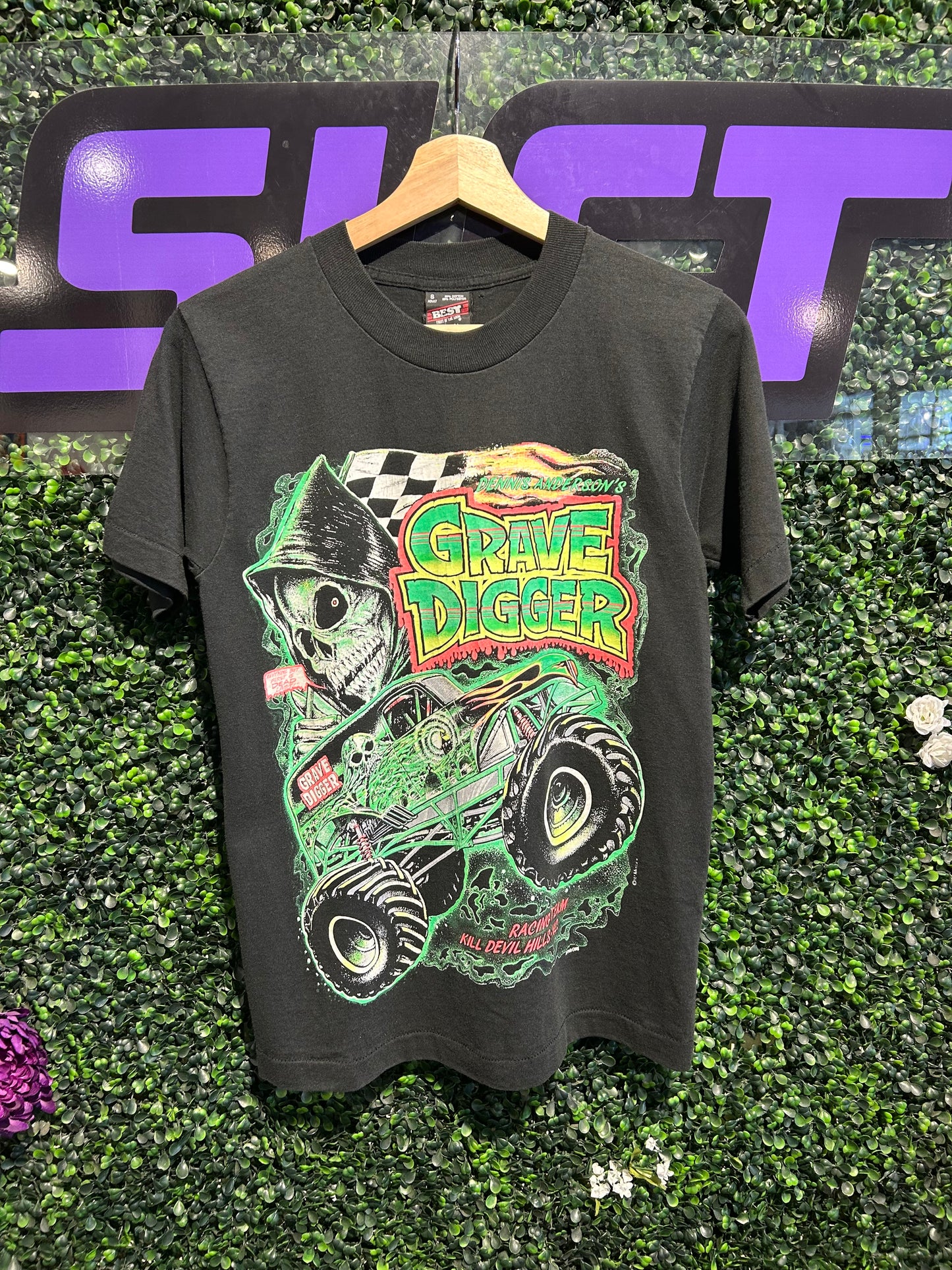 1992 Grave Digger Monster Truck Racing T-Shirt. Size Small