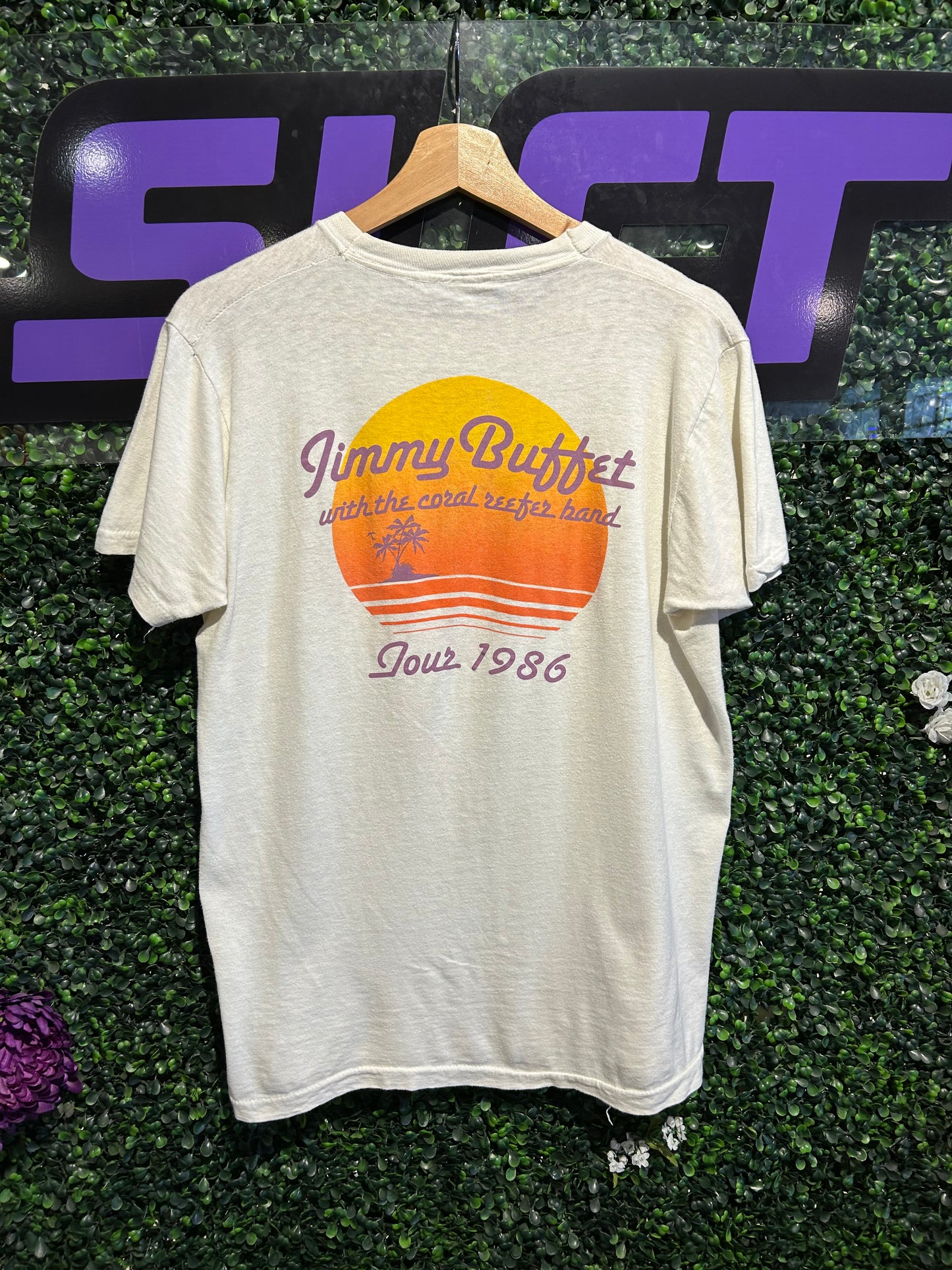 1986 Jimmy Buffett With The Coral Reefer Band Tour T-Shirt. Size Medium