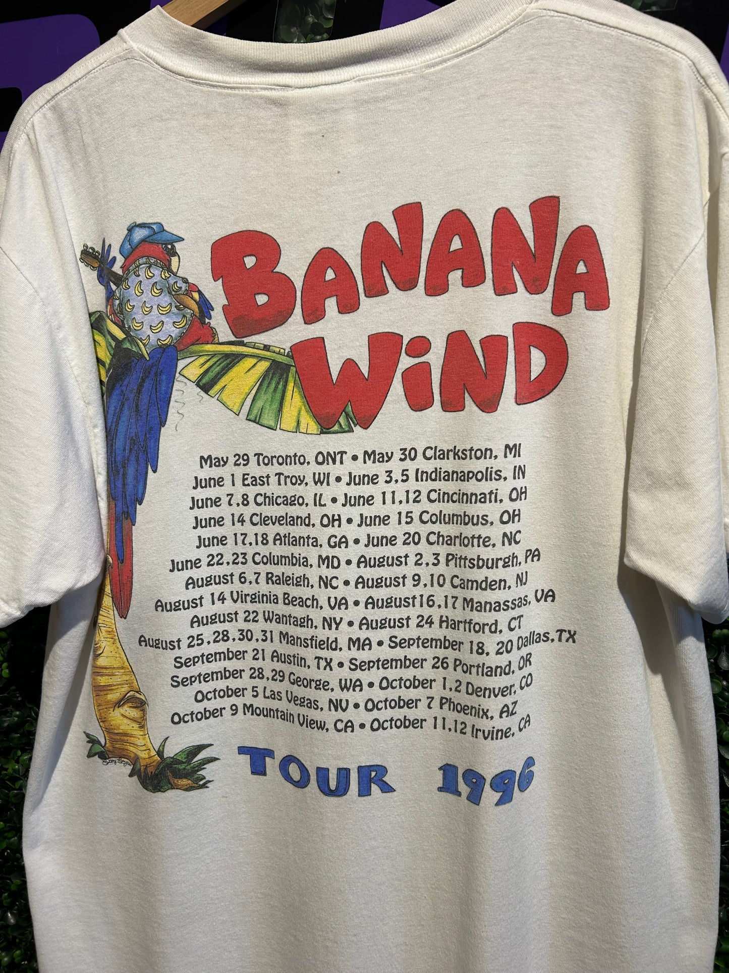 1996 Jimmy Buffett Banana Wind Tour T-Shirt. Size Large